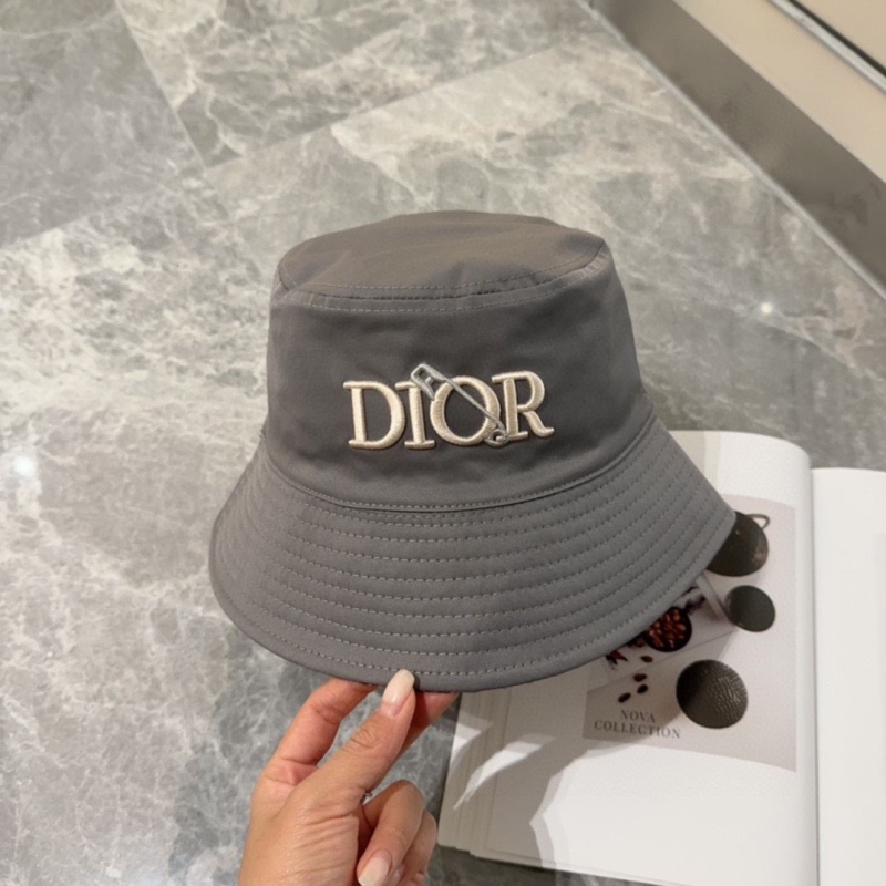 CHRISTIAN DIOR